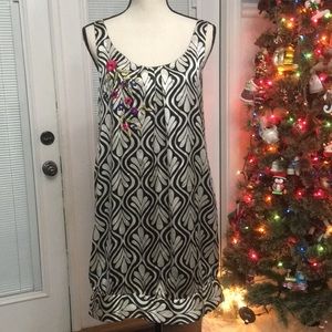 Fashion Spy Black & white satin feel dress